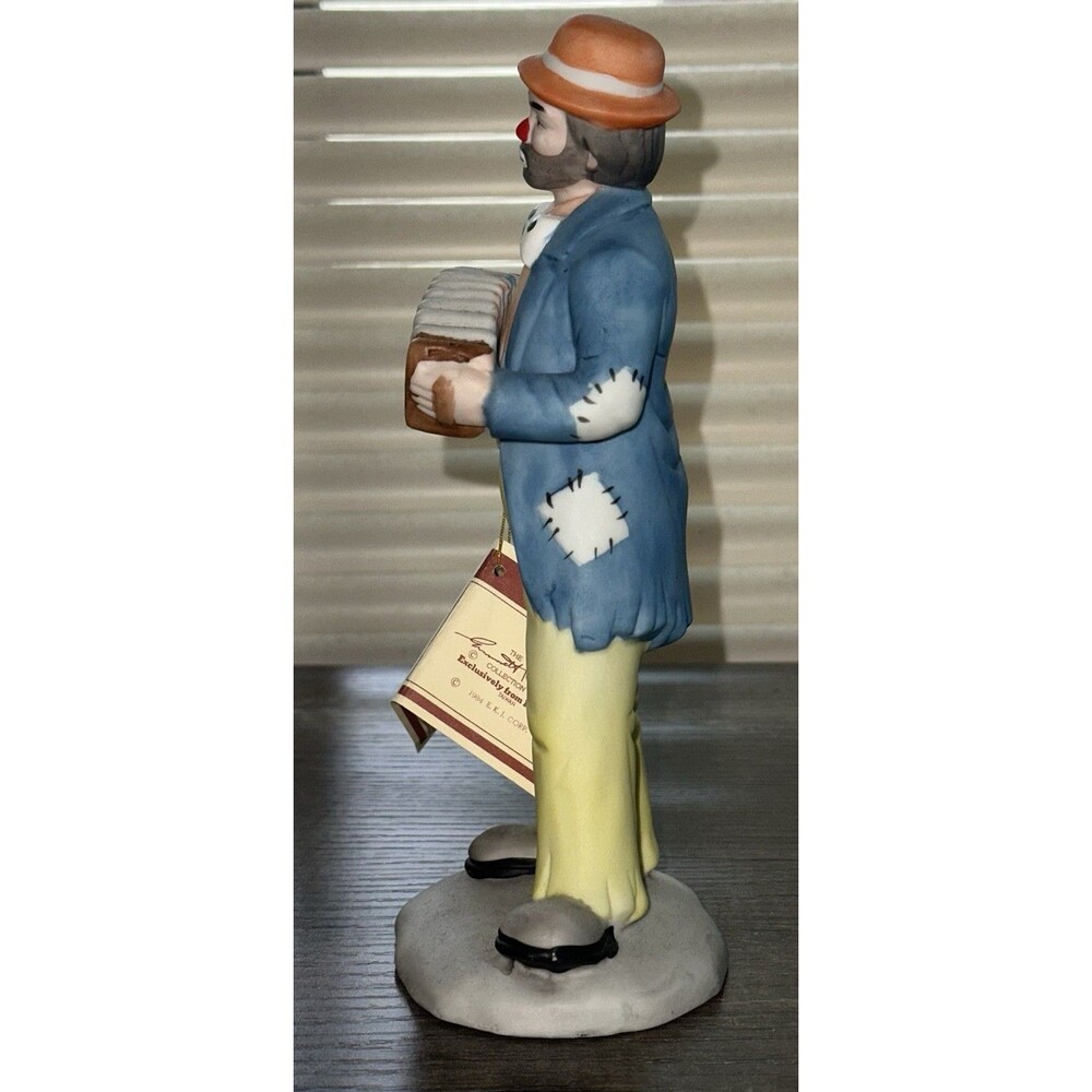 Emmett Kelly Jr. Collection Vintage Clown With Accordion Figurine Flambro 1984 - Picture 2 of 11